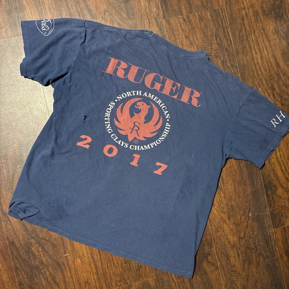 The Mountain men’s Ruger 2017 theashed T-Shirt size xl